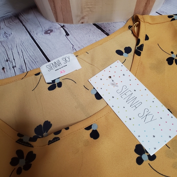 Sienna Sky Yellow and Navy Blue Floral Bell Sleeve Top Size XS - Picture 7 of 7